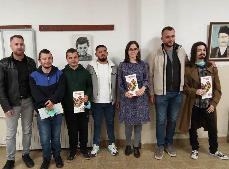 Umetnici iz Vlasotinca i Leskovca predstavljeni na izložbi „Toplina juga“