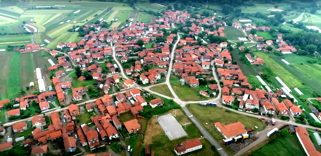 Selo zagonetnog imena poznato po ciglani i gastarbajterima (video)