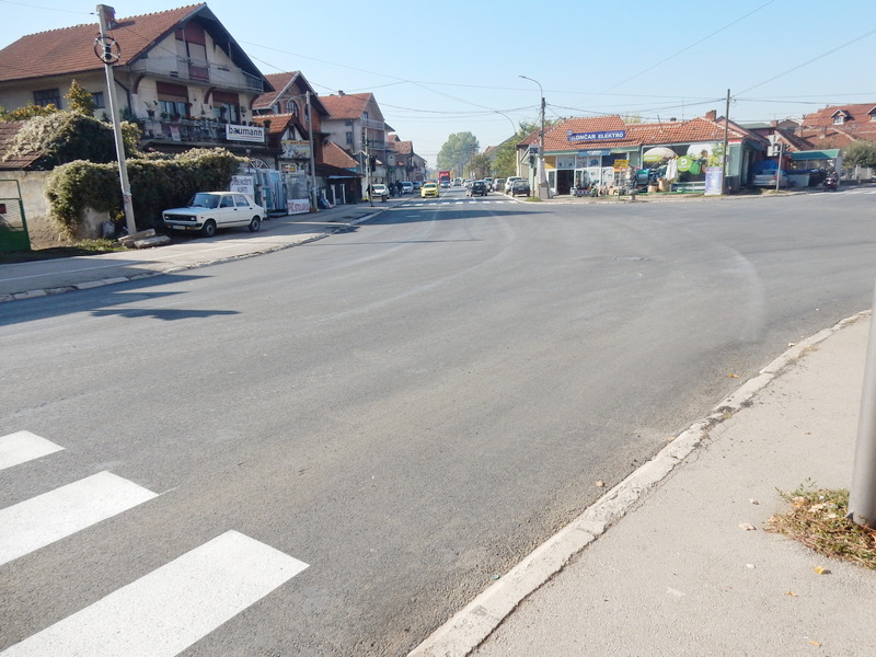 Žena povređena u sudaru automobila i električnog motocikla u Leskovcu