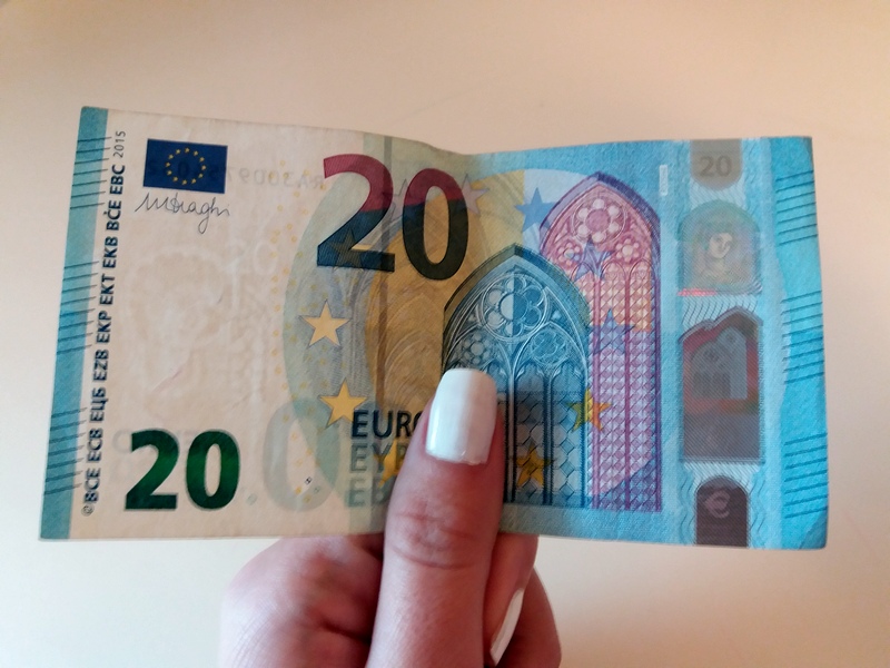 Švajcarski franak jači od evra, da li se isplati štednja u ovoj valuti