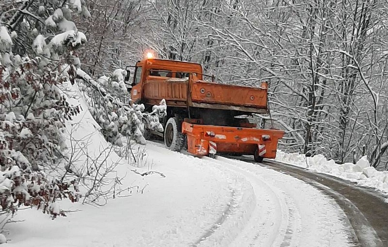 Putari čiste sneg na području vlasotinačke opštine