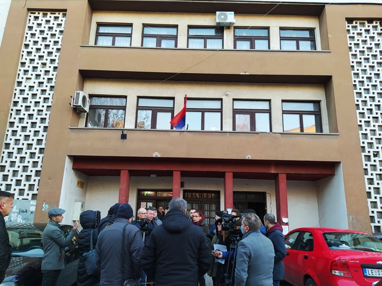 Zahtevi leskovačke opozicije pred Prekršajnim sudom u Leskovcu: DA NE PROĐETE KAO POSLE PADA MILOŠEVIĆA