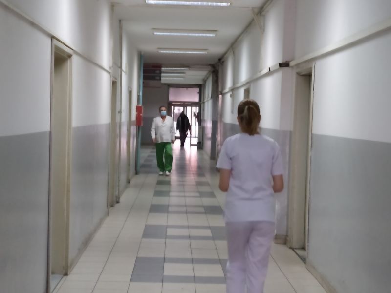 Oko 90 uposlenika leskovačke Opšte bolnice zaraženo koronom – direktor kaže situacija pod kontrolom