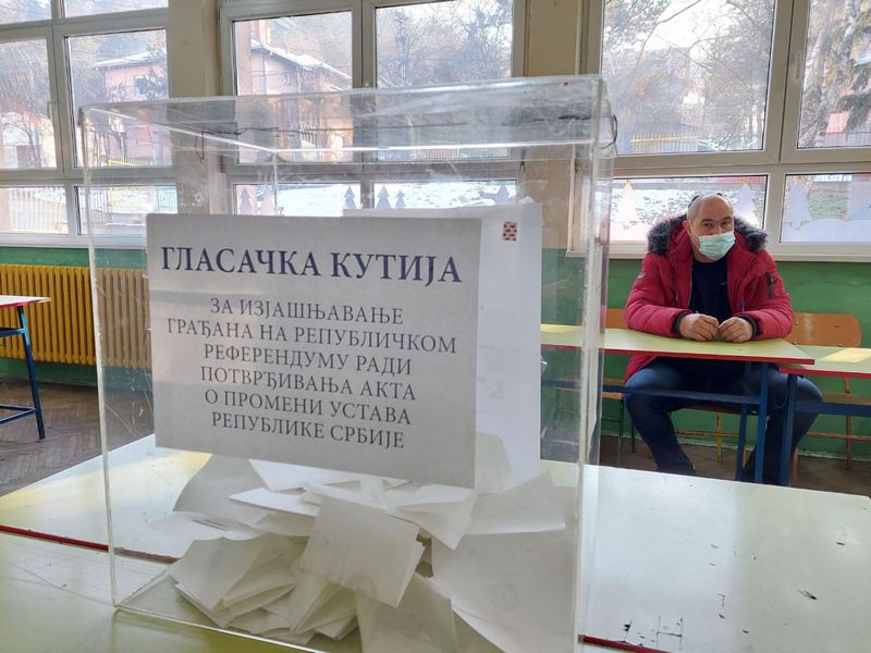U Mesnoj zajednici Centar u Leskovcu više protiv nego za promenu Ustava