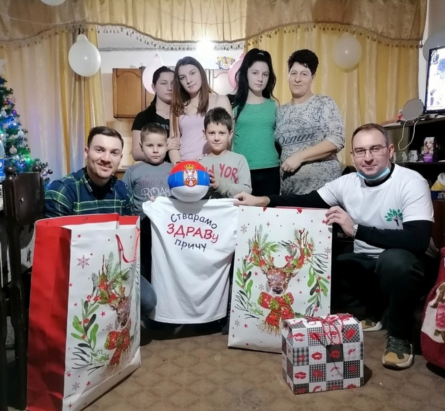 Porodica Nikolić dobila novo kupatilo i električni šporet