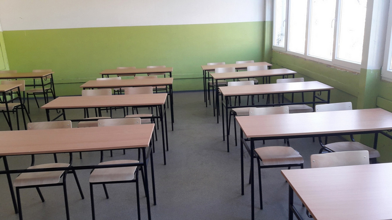 Štrajk upozorenja: Od 61 škole u 51 nije danas u Leskovcu održan prvi čas