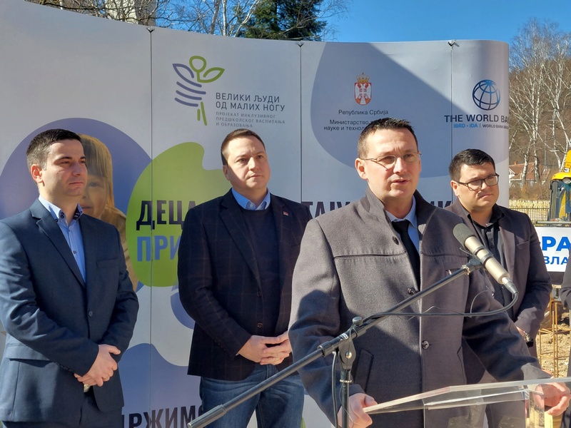 Predsednik opštine Vladičin Han apeluje na sugrađane da ne potpisuju ovlašćenja advokatima po pitanju zauzeća putnog zemljišta, već da se obrate lokalnoj samoupravi
