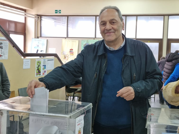 Leskovac: Nebojša Cakić glasao sa suprugom u Trgovačko-ugostiteljskoj školi