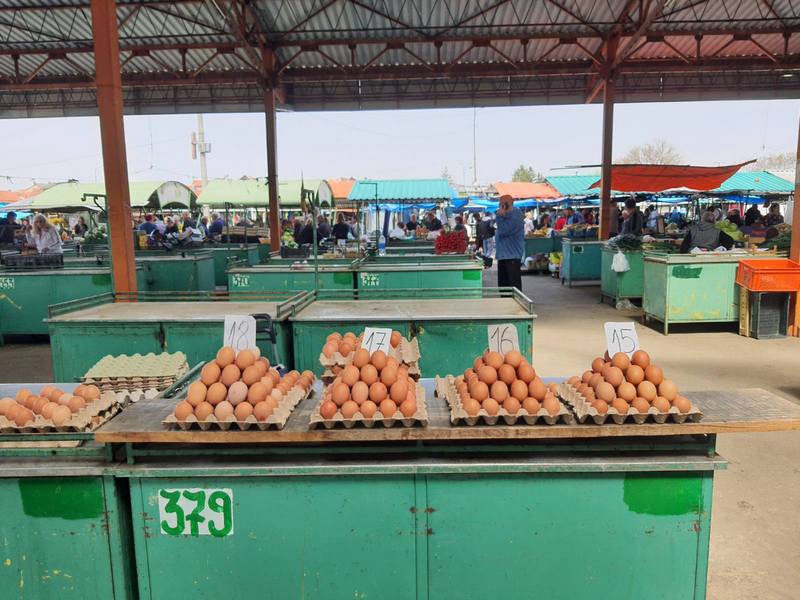 I pored niskih cena jaja na pijacama, leskovački prodavci nezadovoljni prodajom