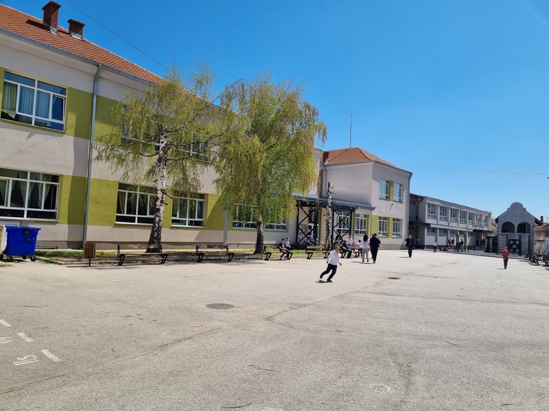 VRELO LETO U Jablaničkom okrugu gase se 10 odeljenja, tehnološkim viškom biće proglašeno između 300 do 400 prosvetara