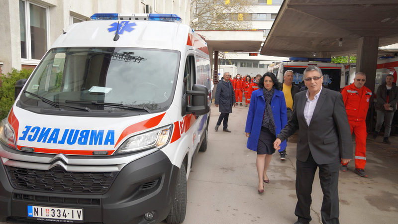 Osam novih i savremenih vozila za Urgentnu medicinu