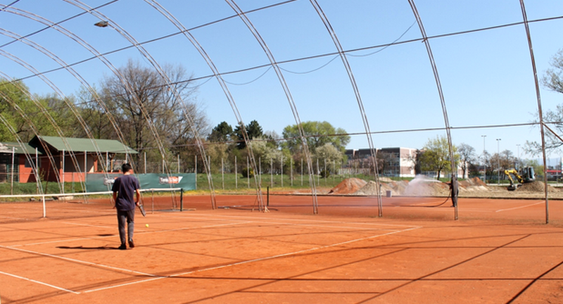 Pored Sportsko-rekreativnog centra počela izgradnja dva teniska terena, vrednost radova 20 miliona dinara