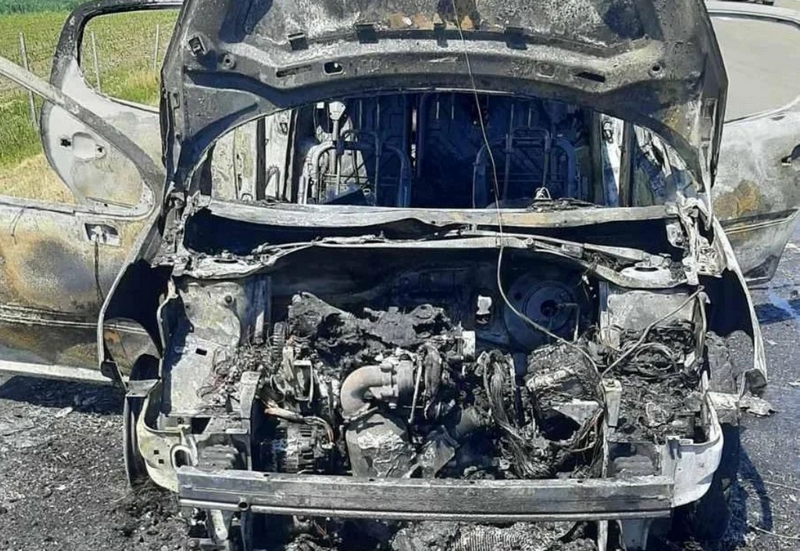 Zapalio se automobil na autoputu Niš-Leskovac