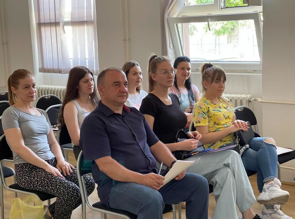 Nastavnicima u Leskovcu predstavljena obuka nastala u saradnji USAID-a i privatnog sektora