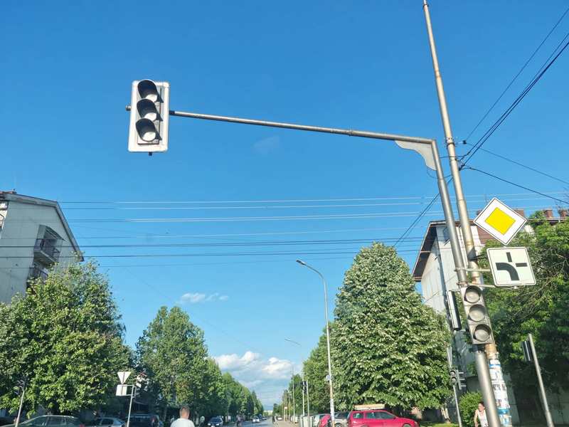 Semafor u Radničkon naselju ne radi skoro nedelju dana