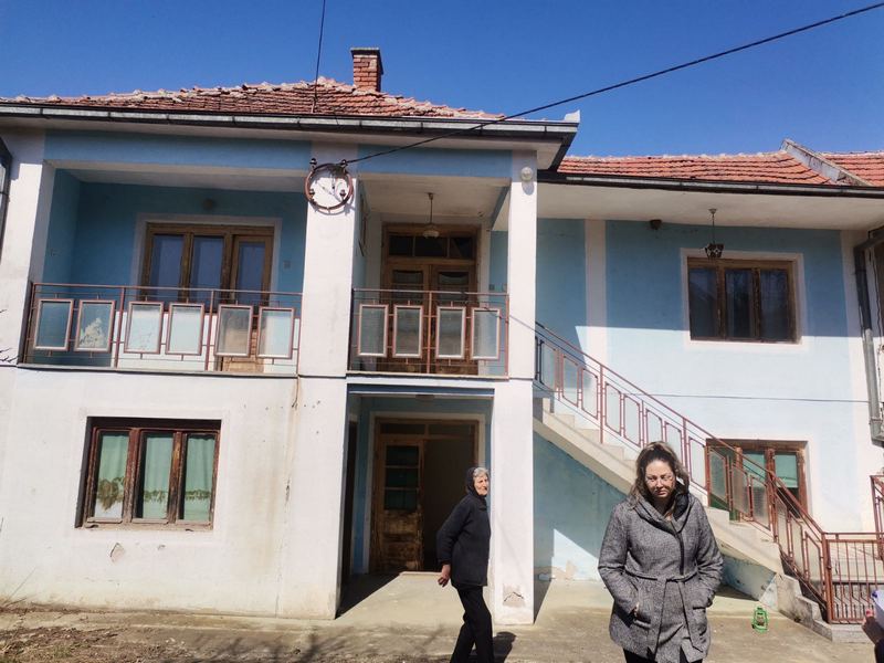 Kupljena prva kuća u Vlasotinačkoj opštini po programu Ministarstva za brigu o porodici, novi stanari porodica sa dvoje dece