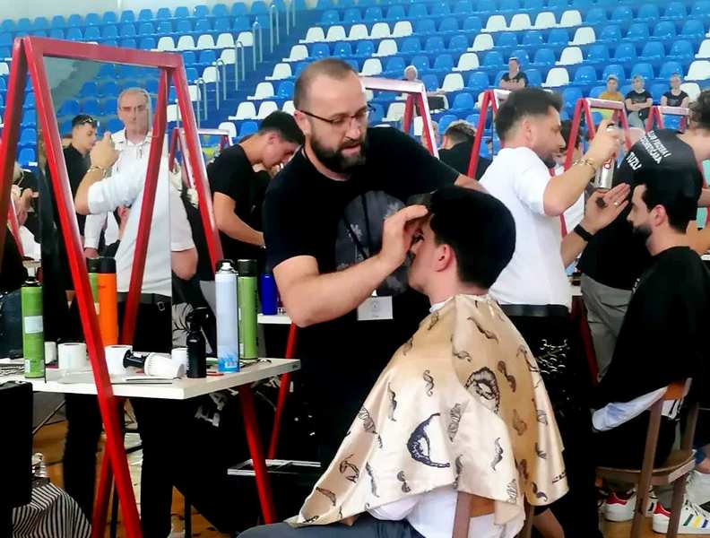Vlasotinčki frizer osvojio dve medalje u Bosni