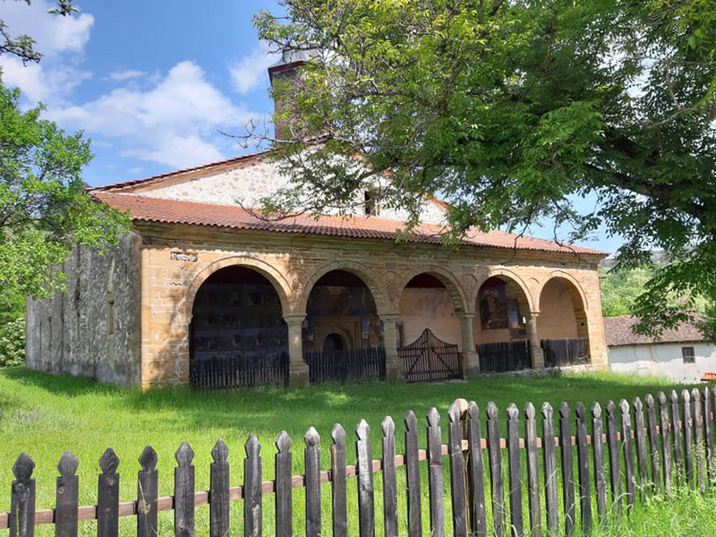 Drevna crkva i škola u selu Izvor čekaju svoju restauraciju