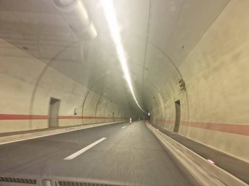 Zbog snežnih padavina smanjeno ograničenje brzine kretanja kod tunela Predejane
