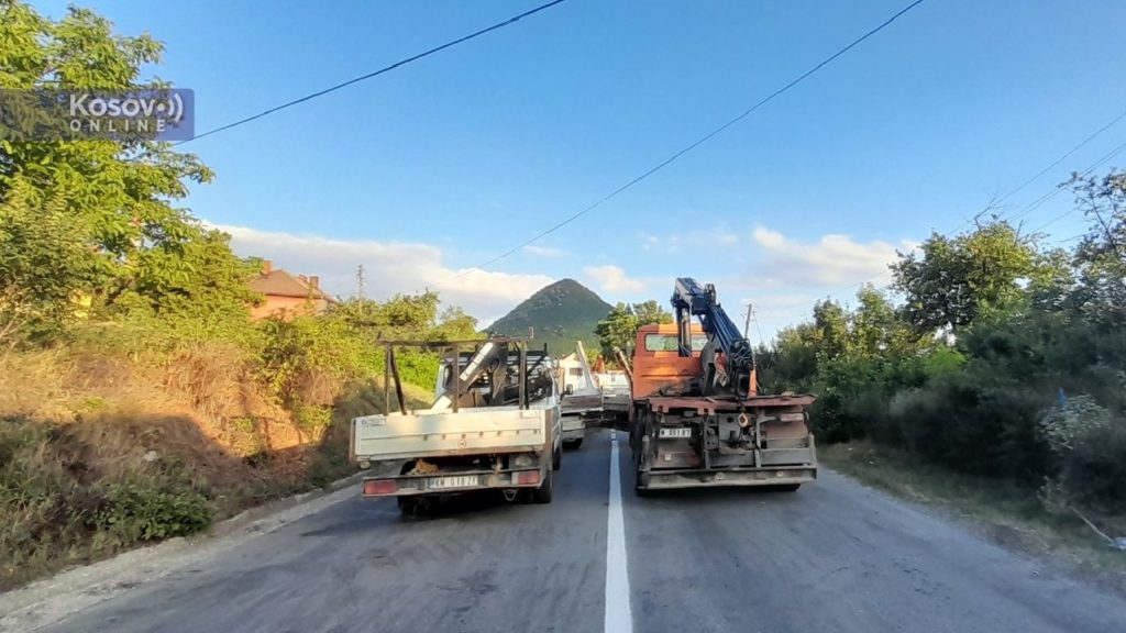 Nešto se sprema? Srbi blokirali prelaze Jarinje i Branjak