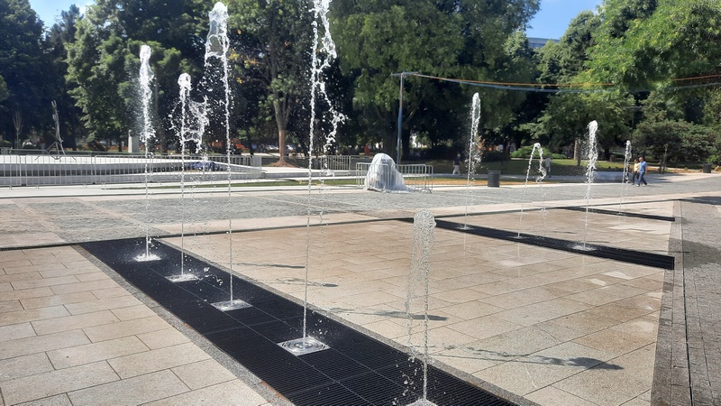 Fontana na Gradskom trgu ponovo radi (video)