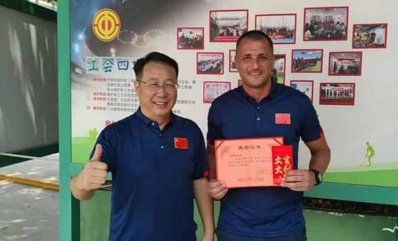 Miroslav Grujić iz Leskovca nagrađen od fudbalske akademije Nousti u Kini