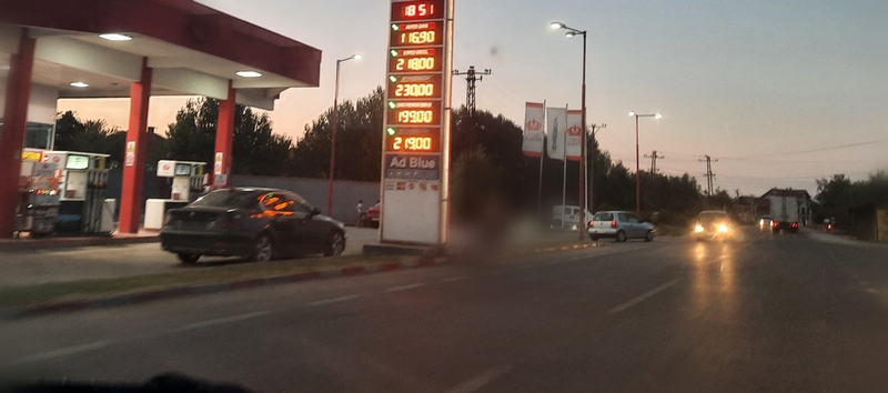 Stručnjak za energetiku: Jedino smanjenje poreza može da zaustavi poskupljenje goriva u Srbiji