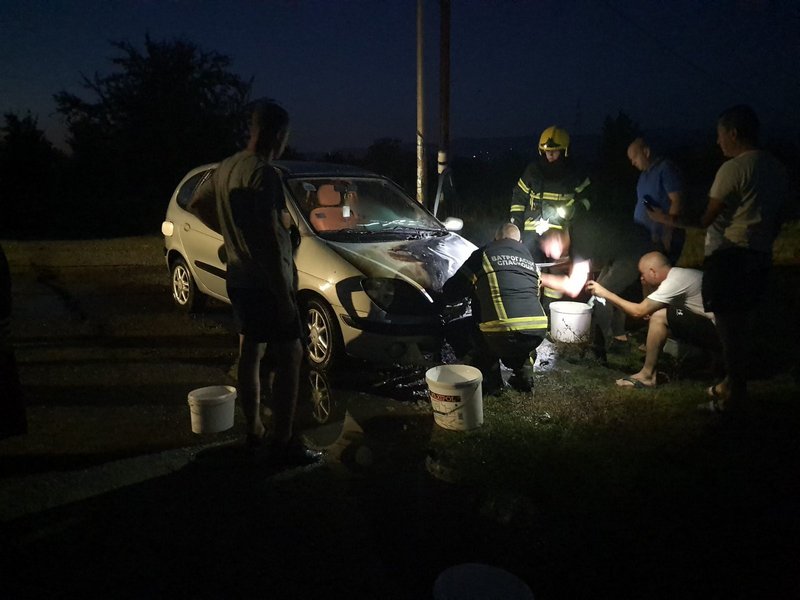 Samozapalio se automobil u Štrkovom naselju u Leskovcu