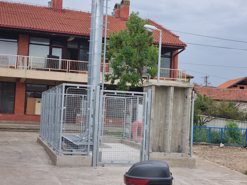 Meštani Radničkog naselja uznemireni zbog repetitora MTS-a usred pijace i u gusto naseljenom delu Leskovca