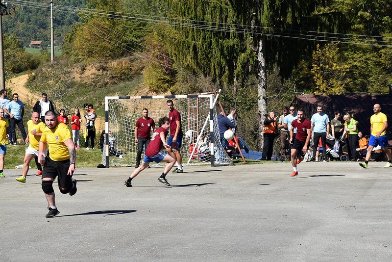 Spremanje hrane i sportska takmičenja na Mihojskim susretima sela u Medveđi