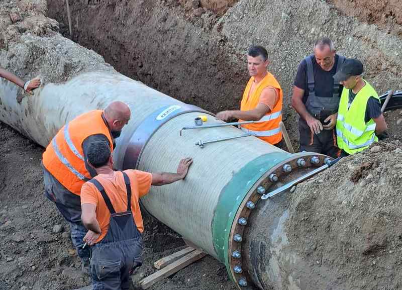 Popravljena velika havarija, Leskovčani dobijaju vodu za sat vremena (foto/video)