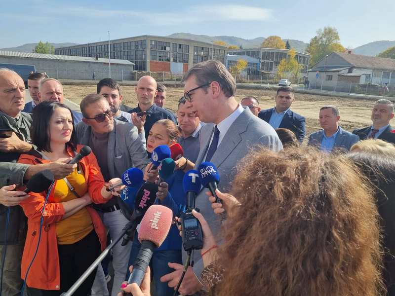 Vučić: Menjamo Ober-knezove koji su se obogatali na račun stranke
