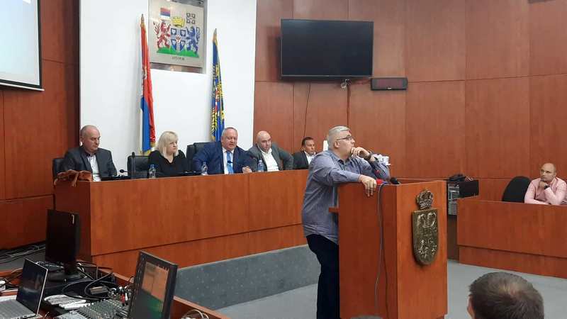 Javna rasprava o budžetu grada Leskovca pretvorena u političku