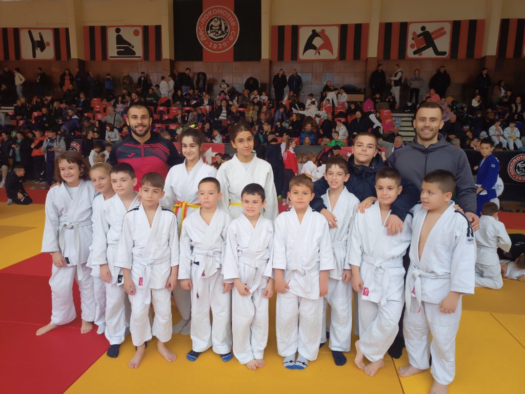Devet medalja i pehar za pirotske džudiste na turniru „Lokomotiva“ u Sofiji
