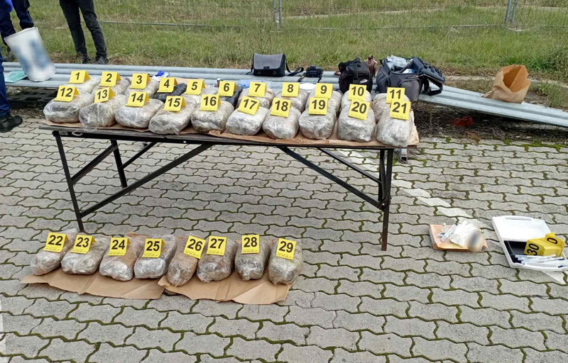 Grk u kamionu sakrio oko 31,6 kilograma marihuane