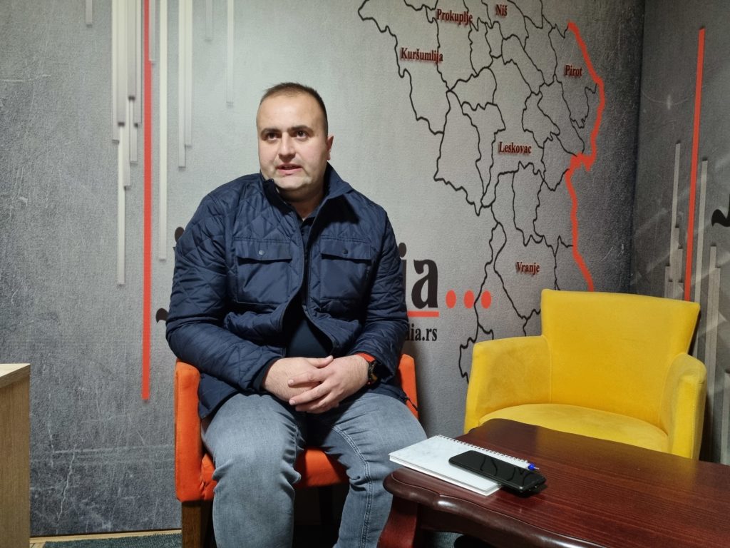 Zavetnici Leskovac: Kostić fizički napao oca našeg kandidata i pretio mu da će da ga odrobija