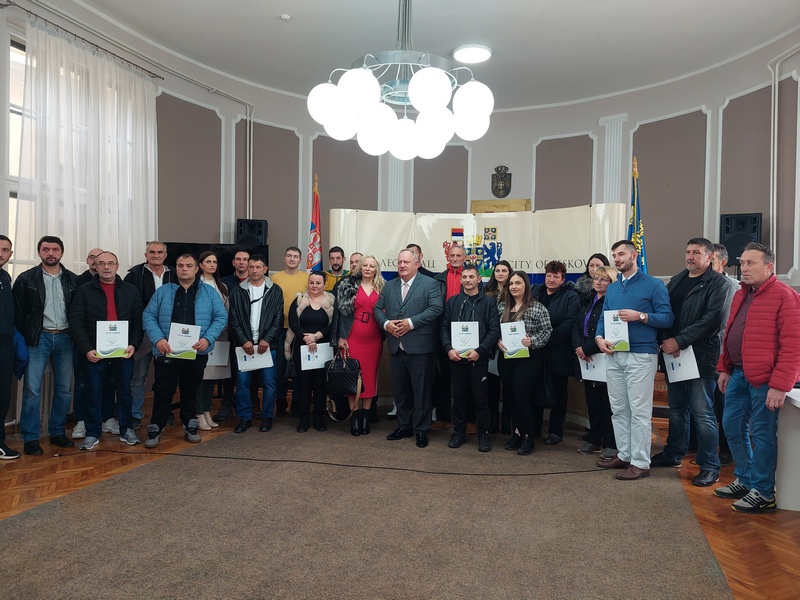 Grad Leskovac podelio 35 ugovora o samozapošljavanju