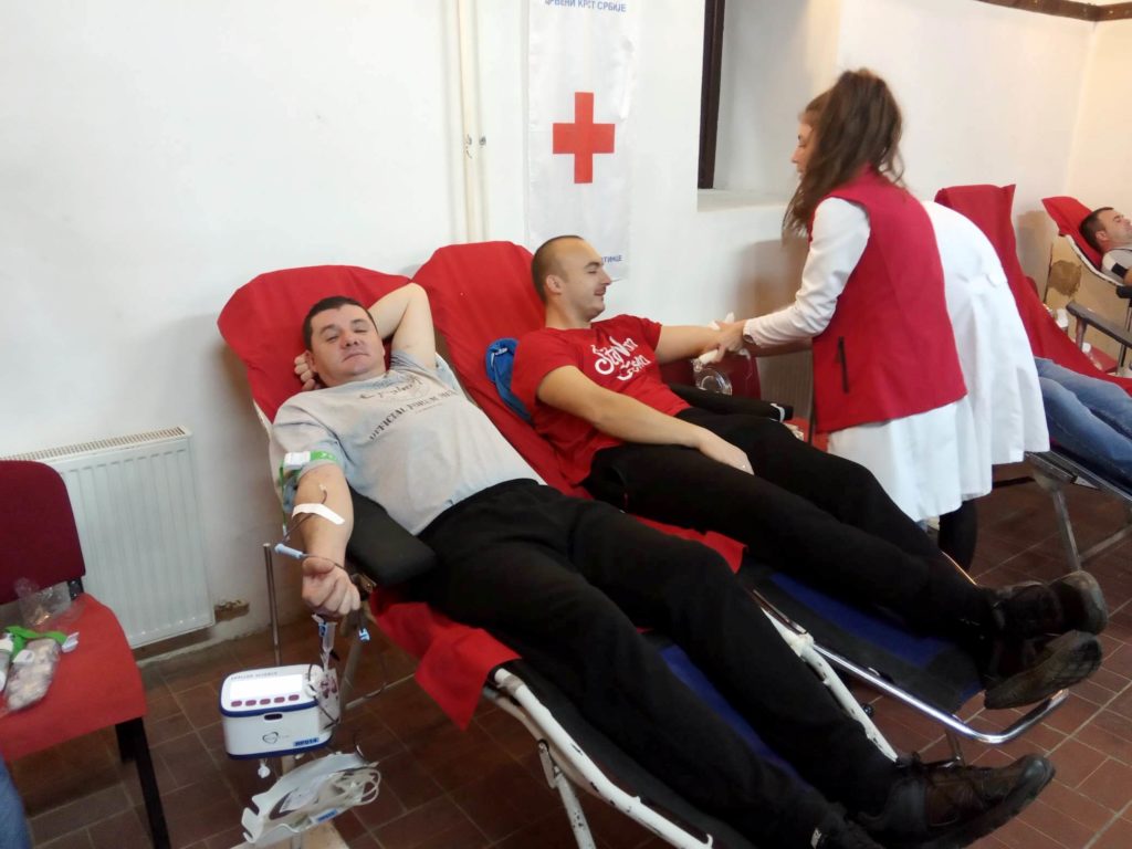 Udruženje „Koce zauvek“ okupilo rekordan broj davalaca krvi u Vlasotincu