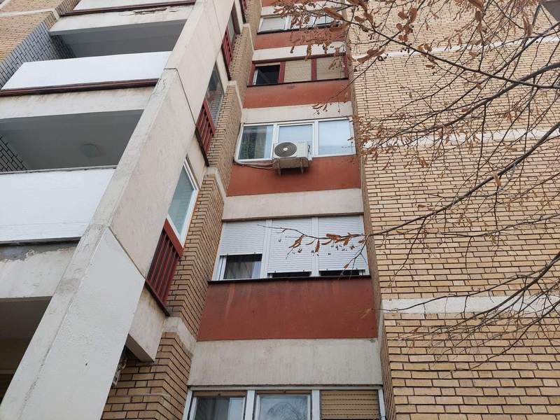 Osamanestogodišnjak iz Leskovca u životnoj opasnosti zbog pada sa trećeg sprata