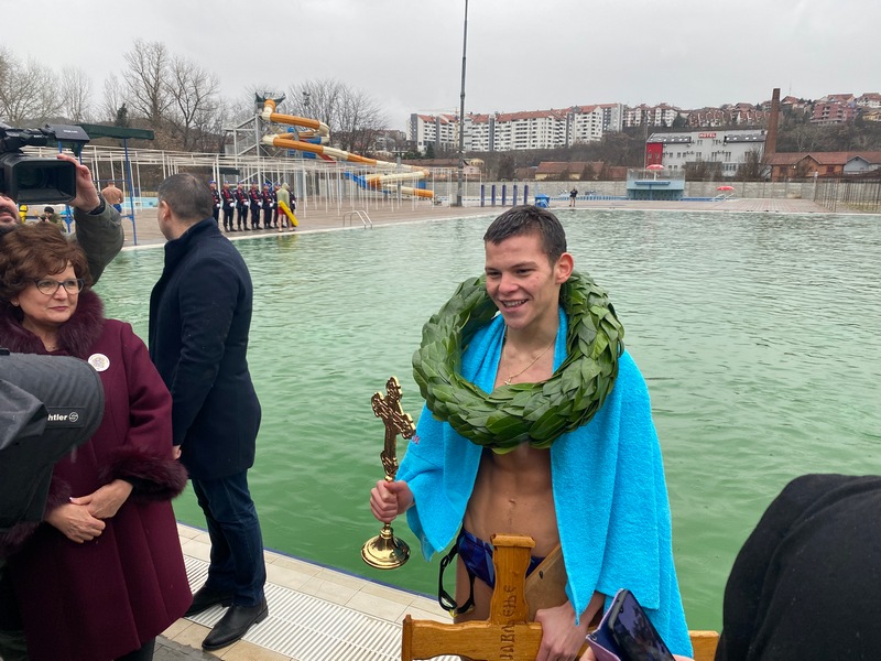 Marko Todorović najmlađi učesnik u Medijani prvi doplivao do Časnog krsta