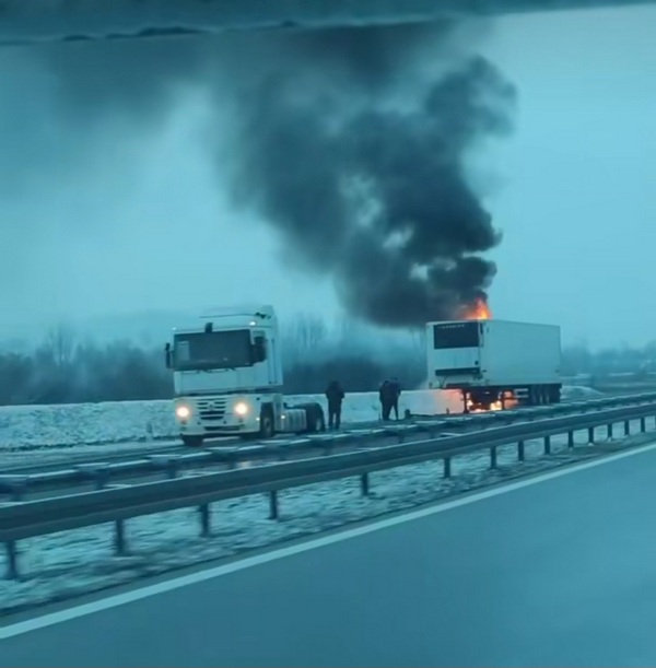 Zapalila se prikolica kamiona na auto-putu kod Leskovca