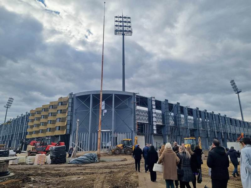 Na stadionu u Leskovcu završni radovi, a Zdravko Čolić će održati koncert ako stručnjaci dozvole  