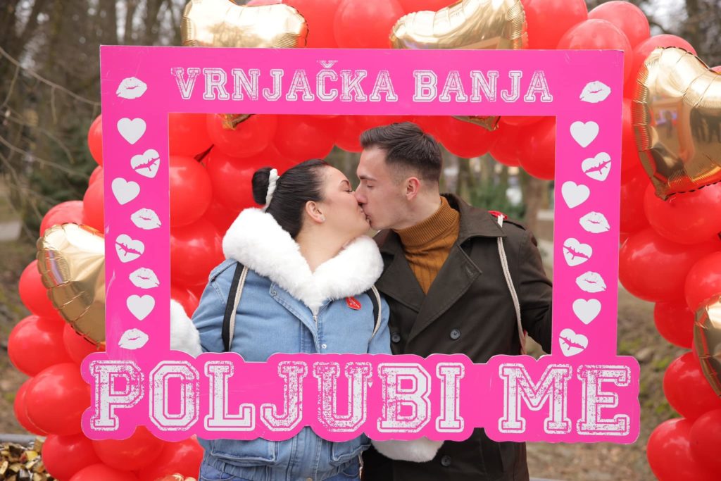 Par iz Leskovca pobedio u takmičenju u najdužem ljubljenju