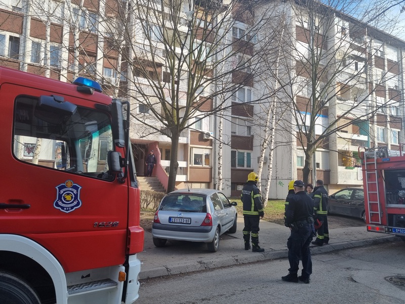 Zapalio se još jedan dimnjak u Leskovcu, vatrogasci traže izvor vatre