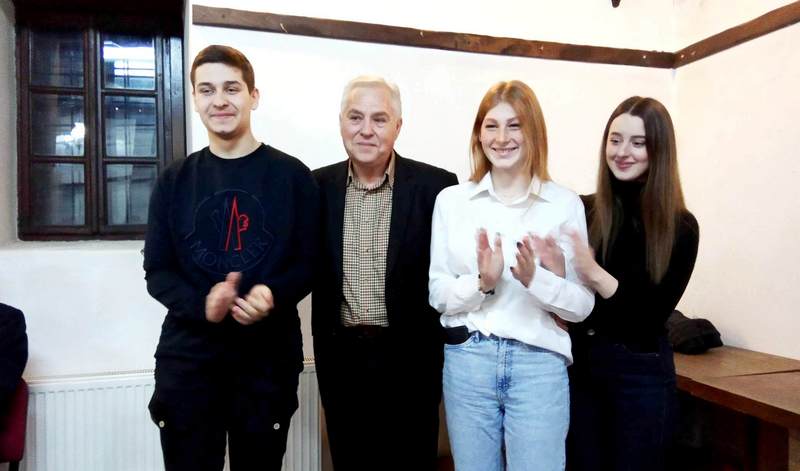 Vukan, Marta i Tara iz Vlasotinca osvojili nagrade na konkursu povodom Dana maternjeg jezika