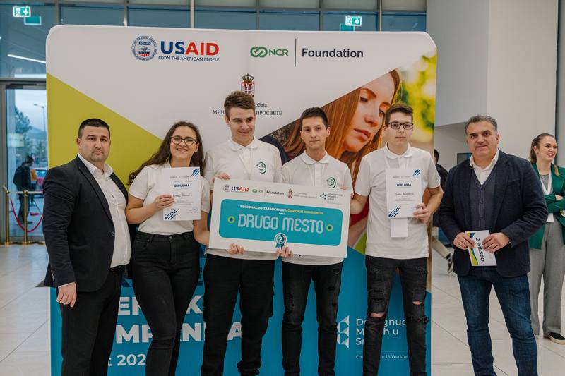 Srednjoškolci iz Niša i Svrljiga plasirali se za Nacionalno takmičenje učeničkih kompanija