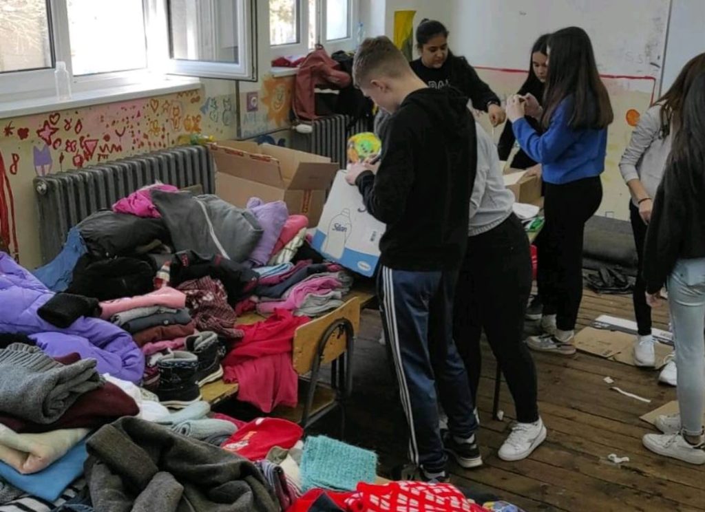 Učenici Osnovne škole “Desanka Maksimović” u Grdelici prikupili pomoć za postradale u Turskoj i Siriji, priključili se i meštani