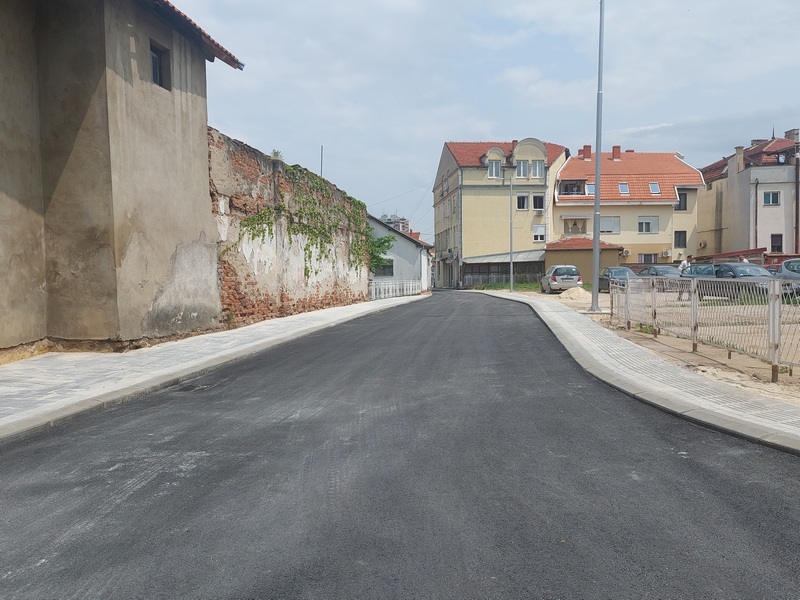 Izgrađena saobraćajnica između ulica Branislava Nušića i Đorđa Lešnjaka, uskoro i parking za tridesetak mesta