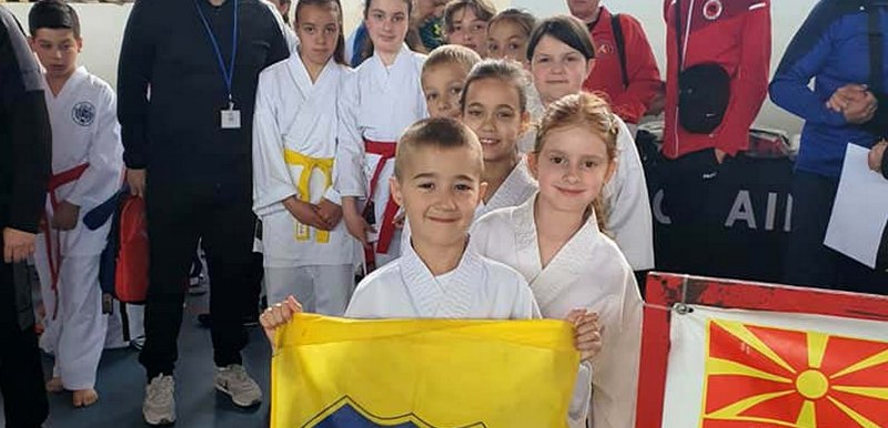 Karatisti „Feniksa“ osvojili 9 medalja
