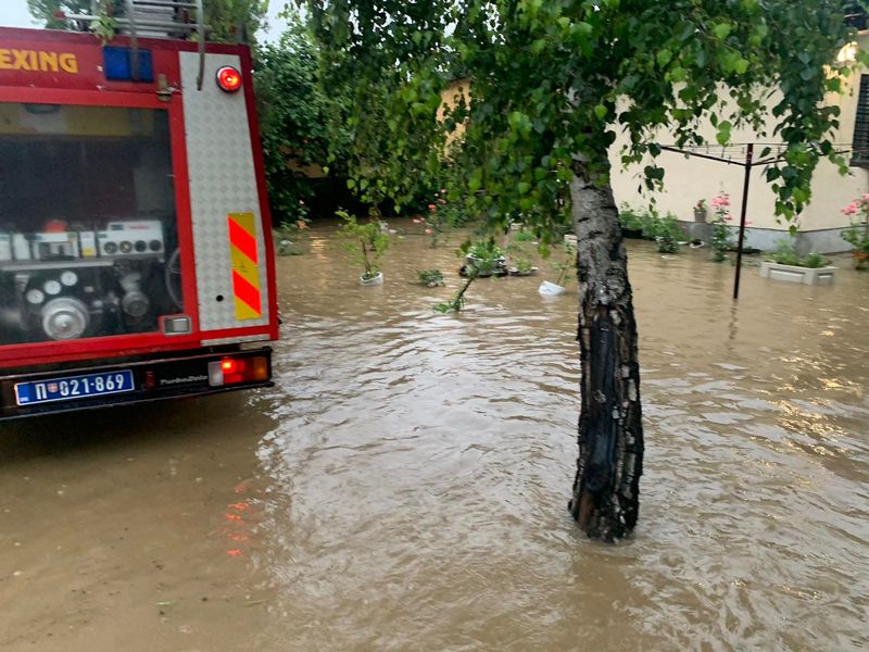 Zbog padavina i poplava proglašena vanredna situcija u 26 opština